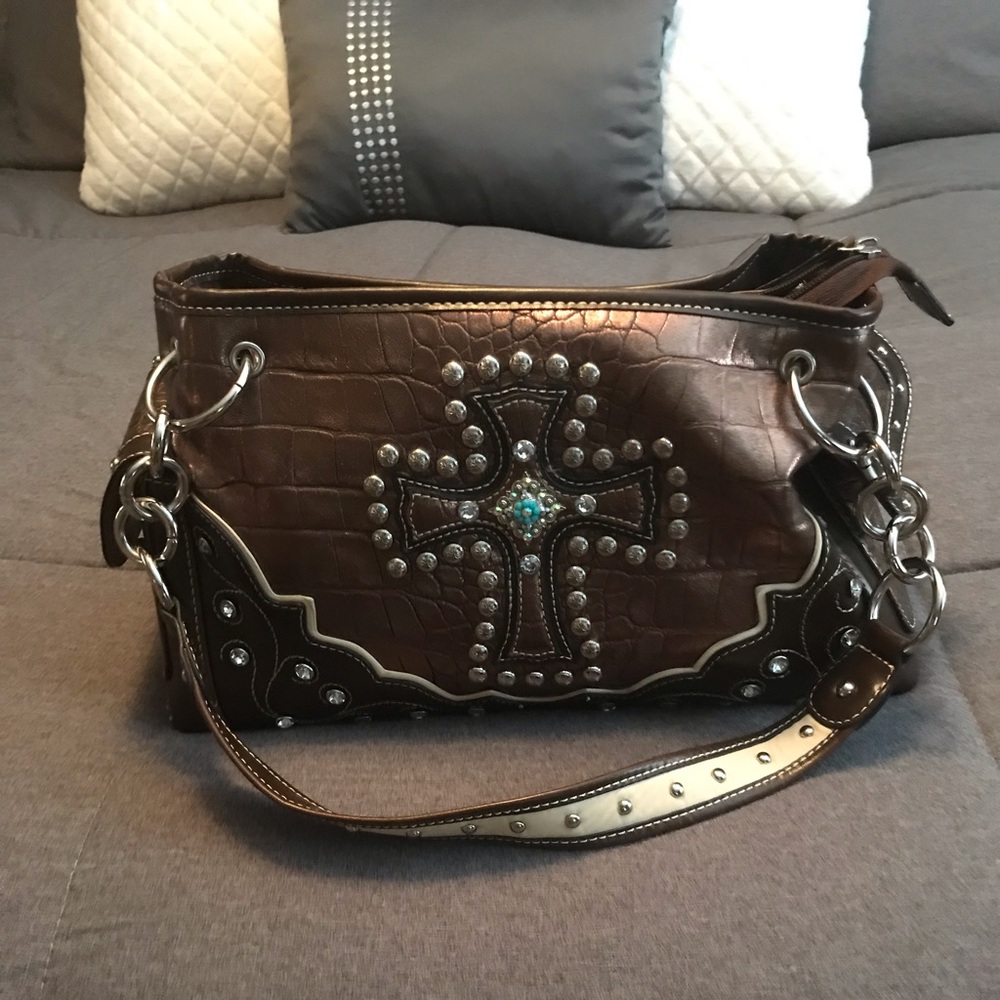 Brand new, without tags,medium size purse